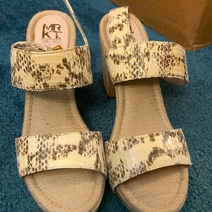 Brand New women’s clog herls